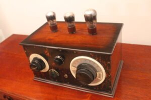 Battery Radio 3 Tubes