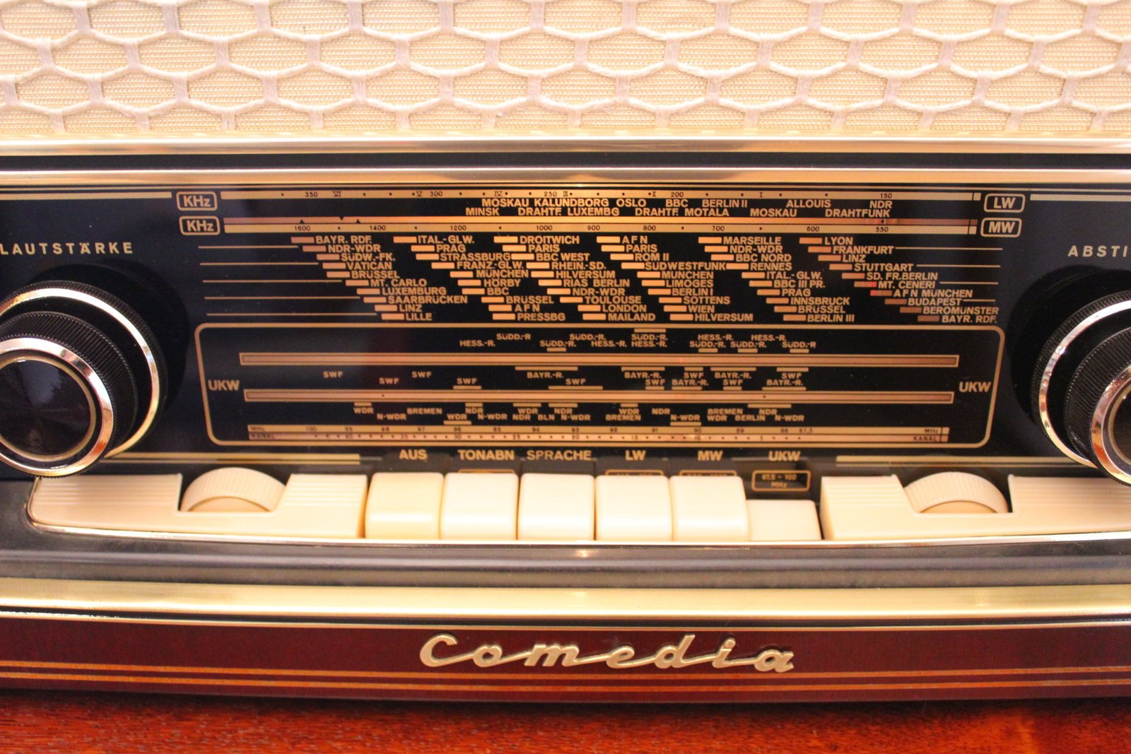 Graetz Comedia 4R-416 05