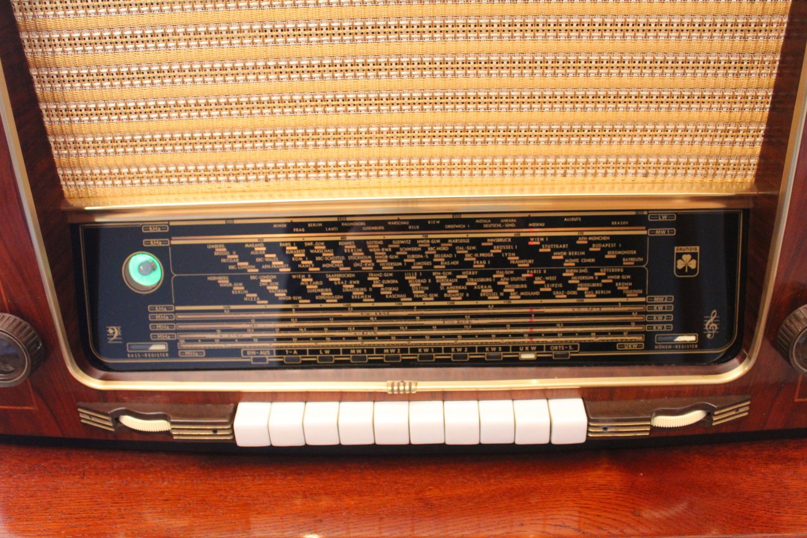 Grundig 4010W 05